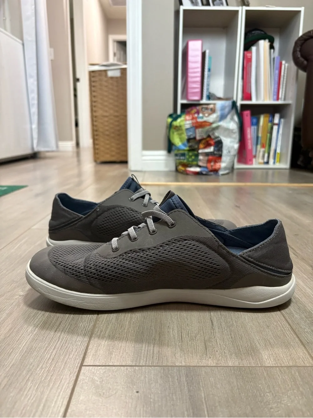 Olukai Moku Pae Mens Size 11.5 Gray Mesh Slip On Casual Sneakers Good Condition